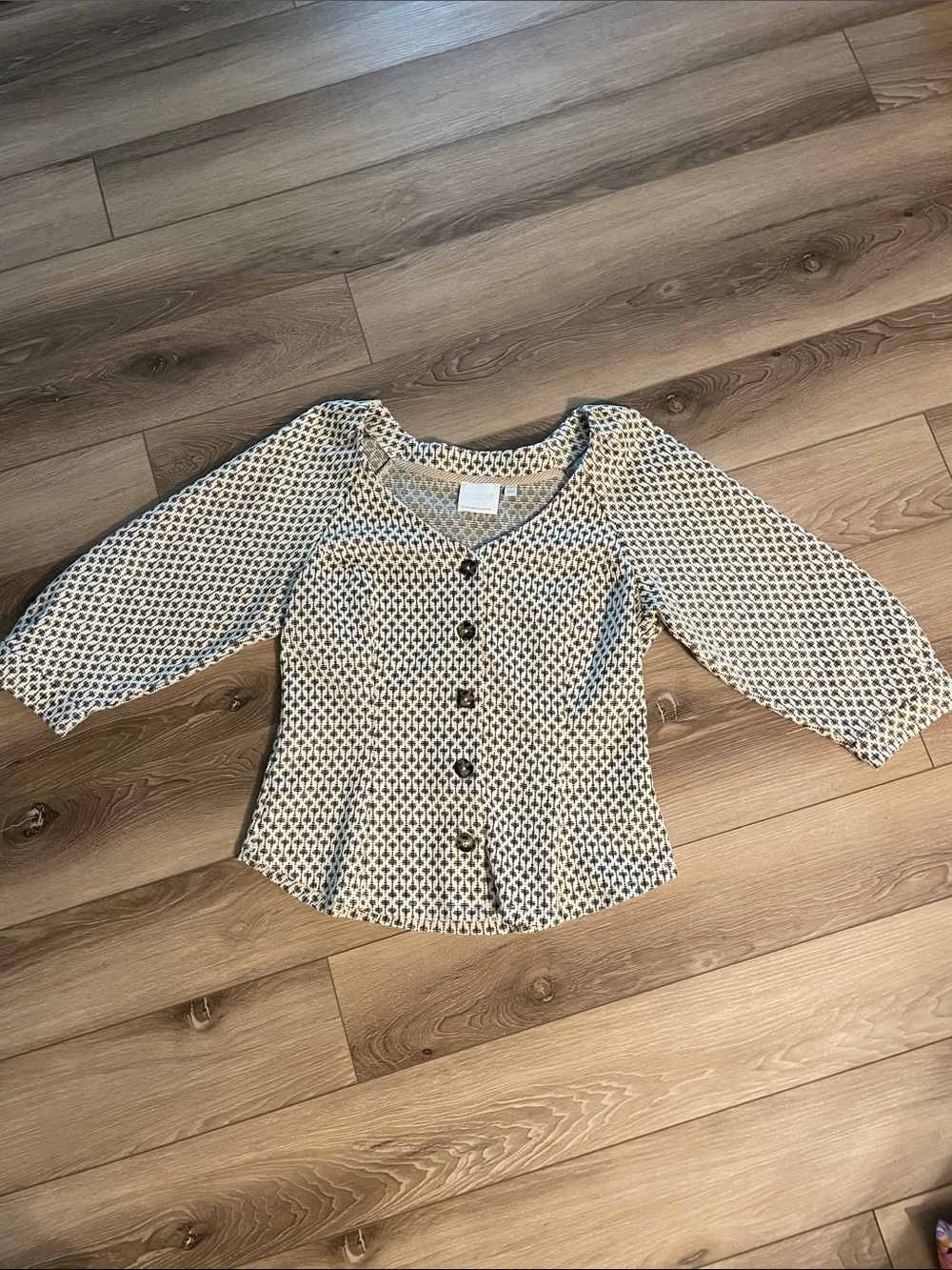 Anthropologie ETT:TWA Women’s Med Cream and Black Patterned Button Top Jacket